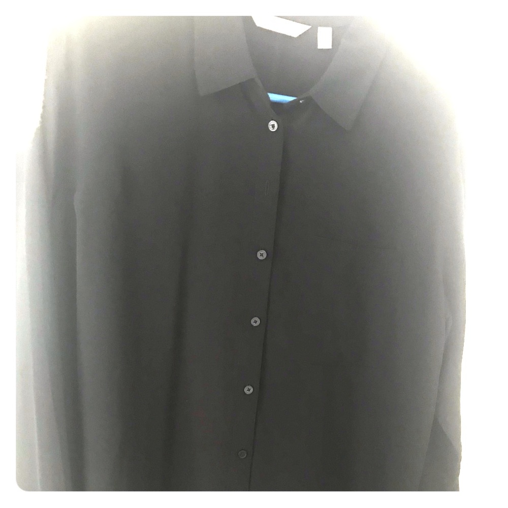 Thin and stylish Athleta Button up